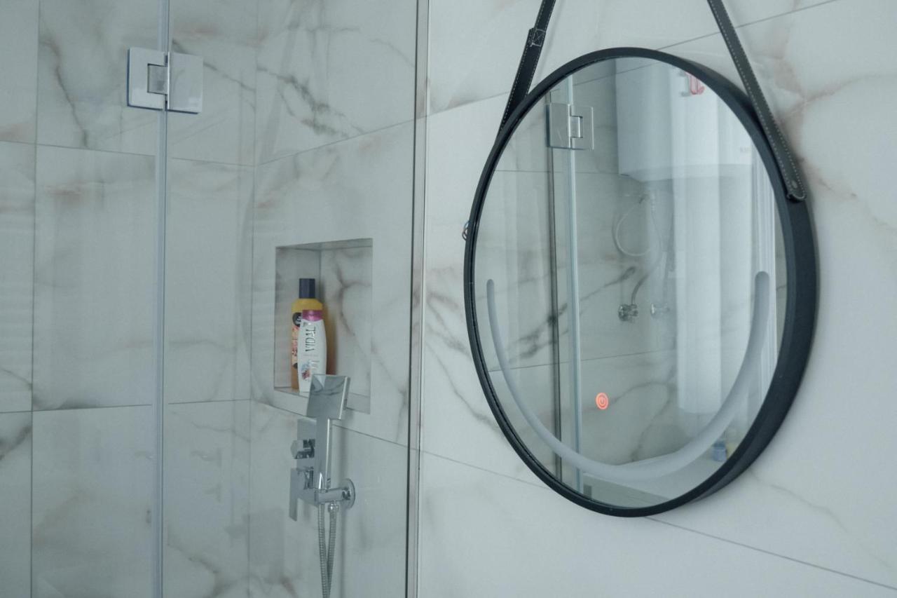 Newly Renovated Apartment تيرانا المظهر الخارجي الصورة